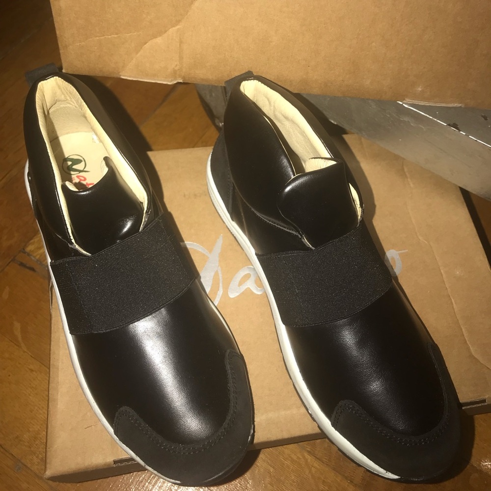 Never Worn Brand New!
